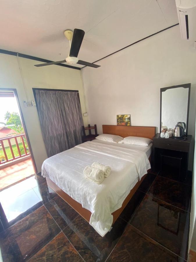 Restu Chalet Tioman Kampong Ayer Batang Екстер'єр фото