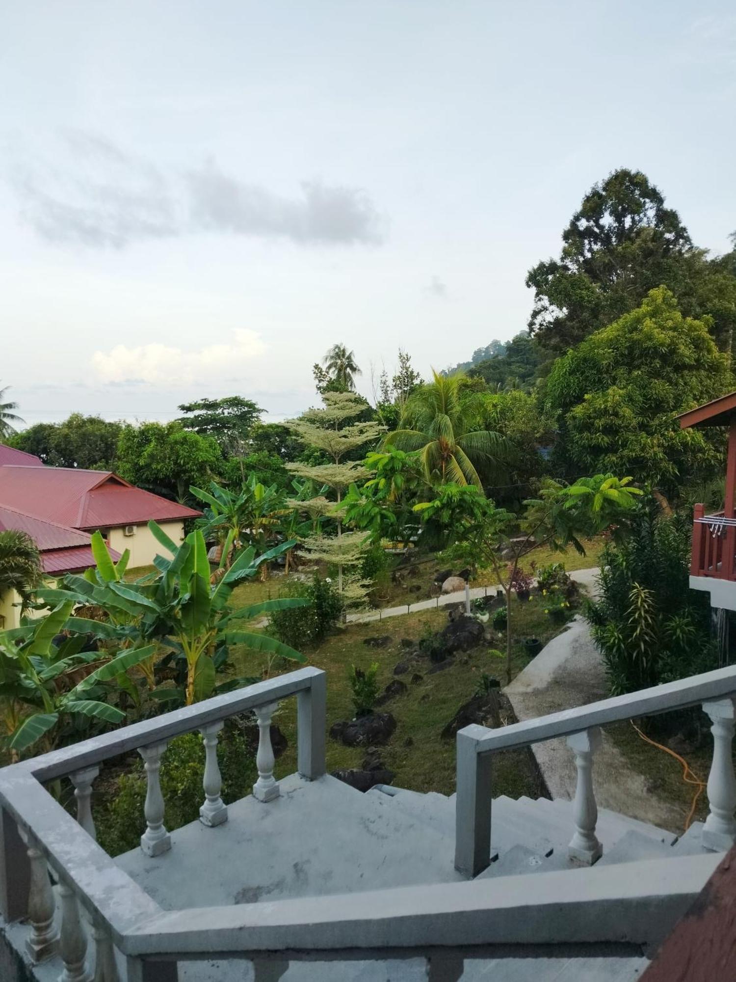 Restu Chalet Tioman Kampong Ayer Batang Екстер'єр фото