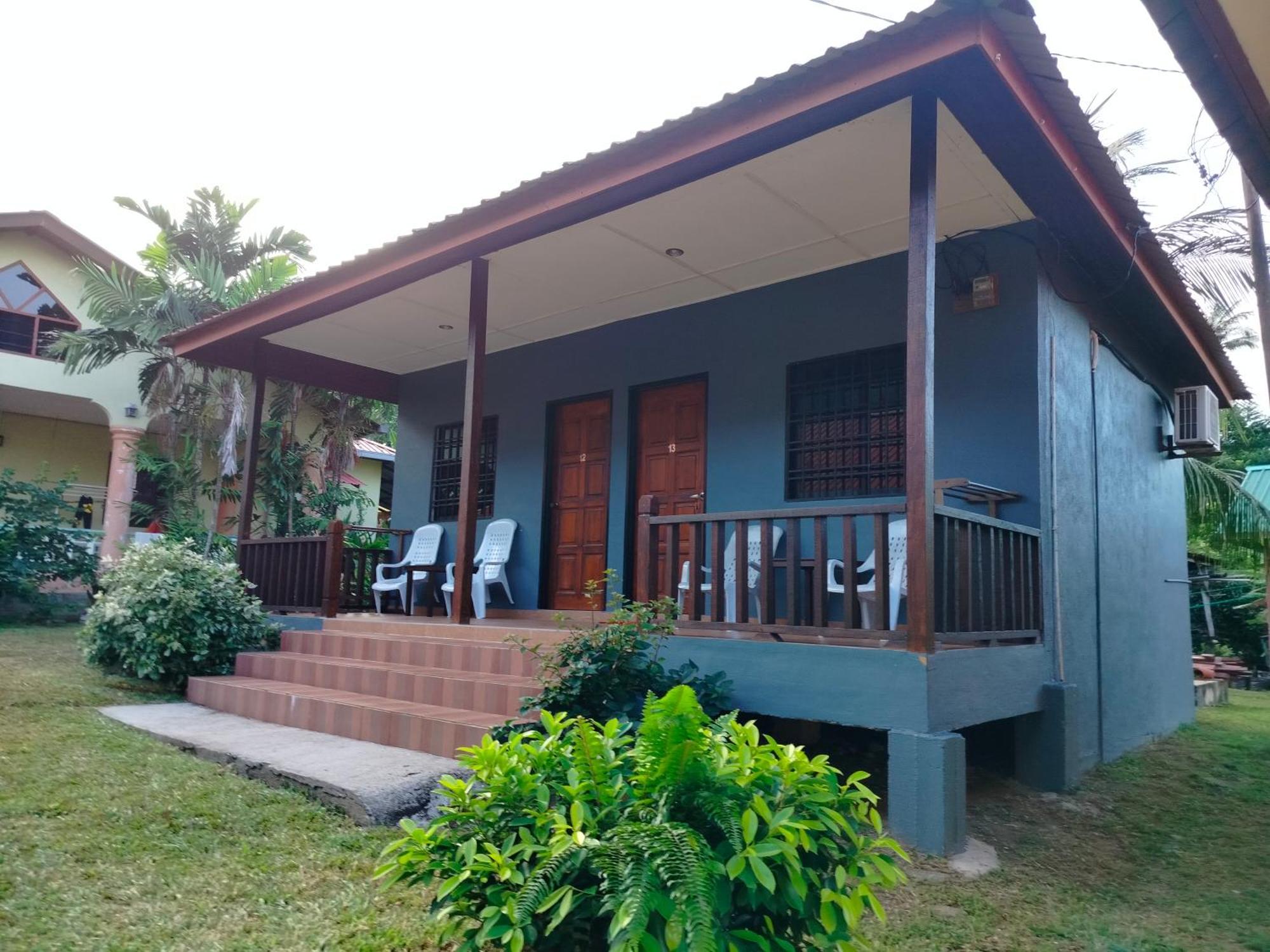 Restu Chalet Tioman Kampong Ayer Batang Екстер'єр фото
