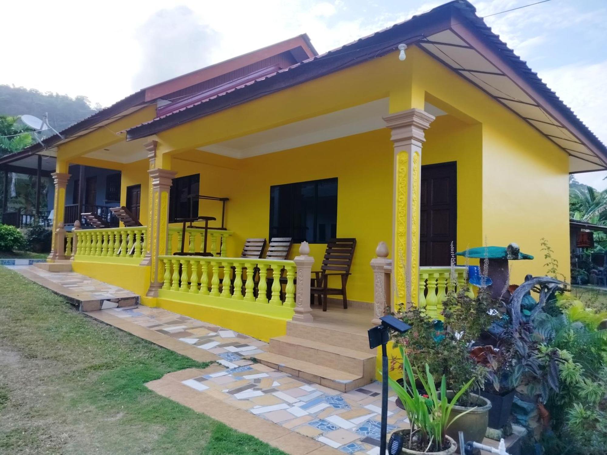 Restu Chalet Tioman Kampong Ayer Batang Екстер'єр фото
