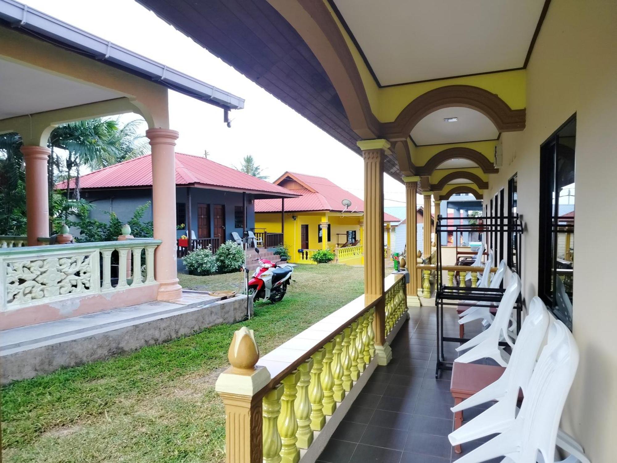 Restu Chalet Tioman Kampong Ayer Batang Екстер'єр фото