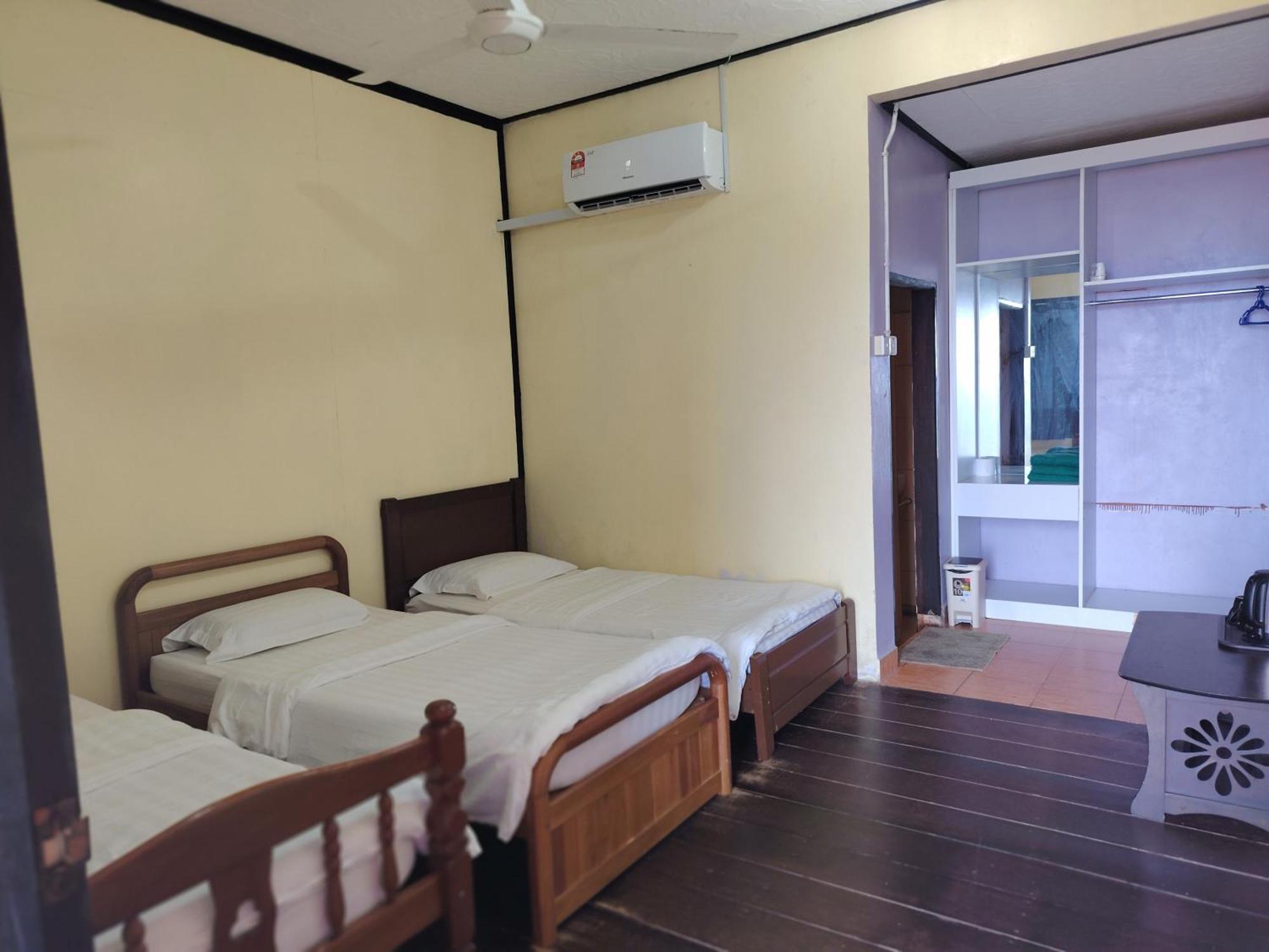 Restu Chalet Tioman Kampong Ayer Batang Екстер'єр фото